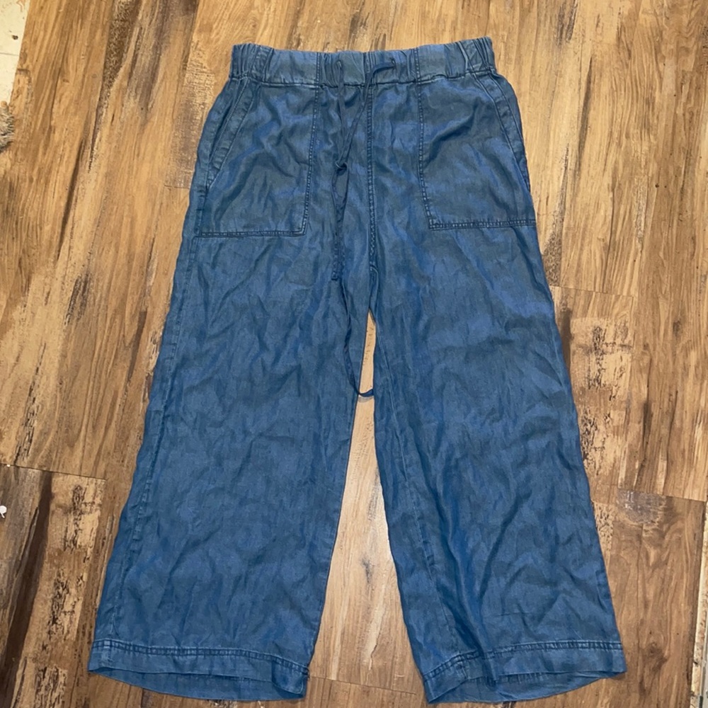 Thread and supply pants size small